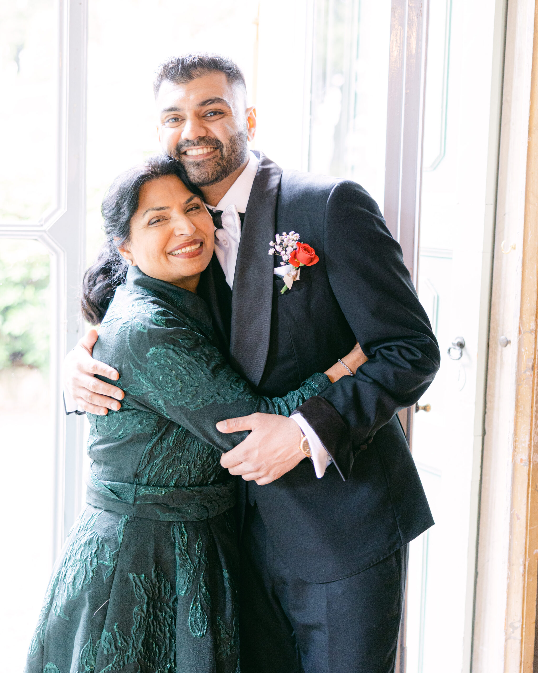 Groom and mother-of-the-groom at destination wedding on Lake Como