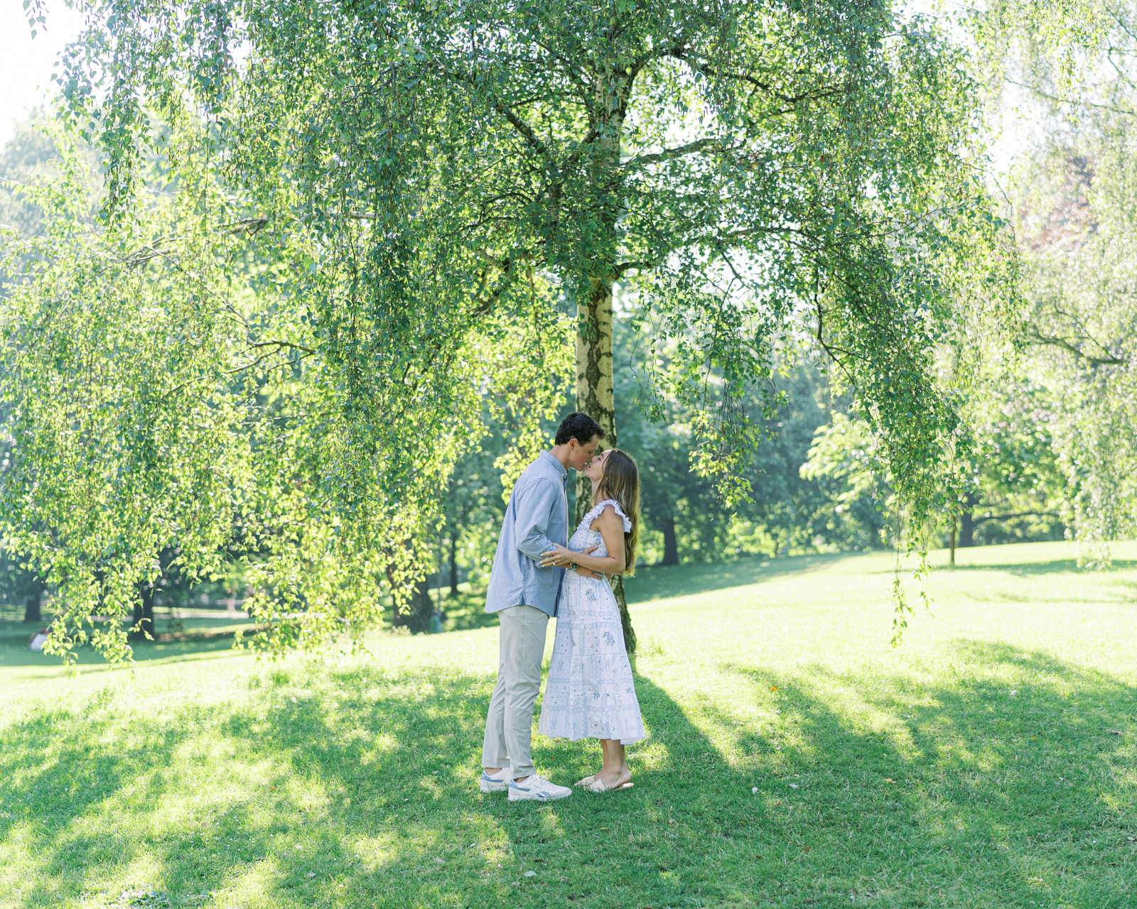 Engagement photographs in London's St James's Park